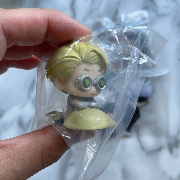 Jujutsu Kaisen Toy and Keychain Lot - Gojo, Geto and Nanami - Picture 2 of 6